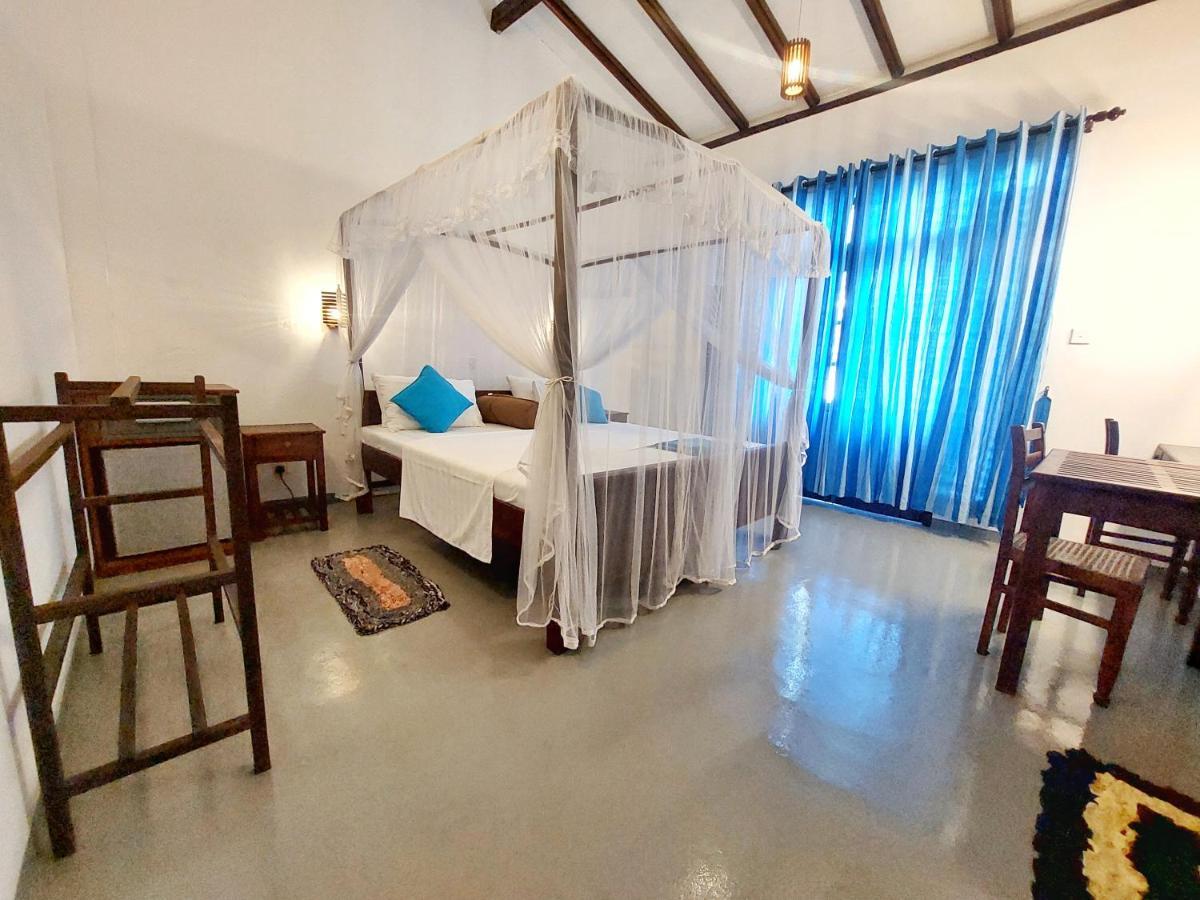 Sweden Inn Guesthouse Hikkaduwa Exterior photo
