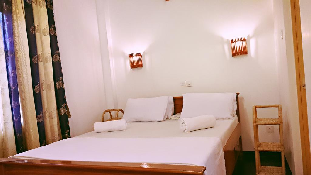 Sweden Inn Guesthouse Hikkaduwa Room photo