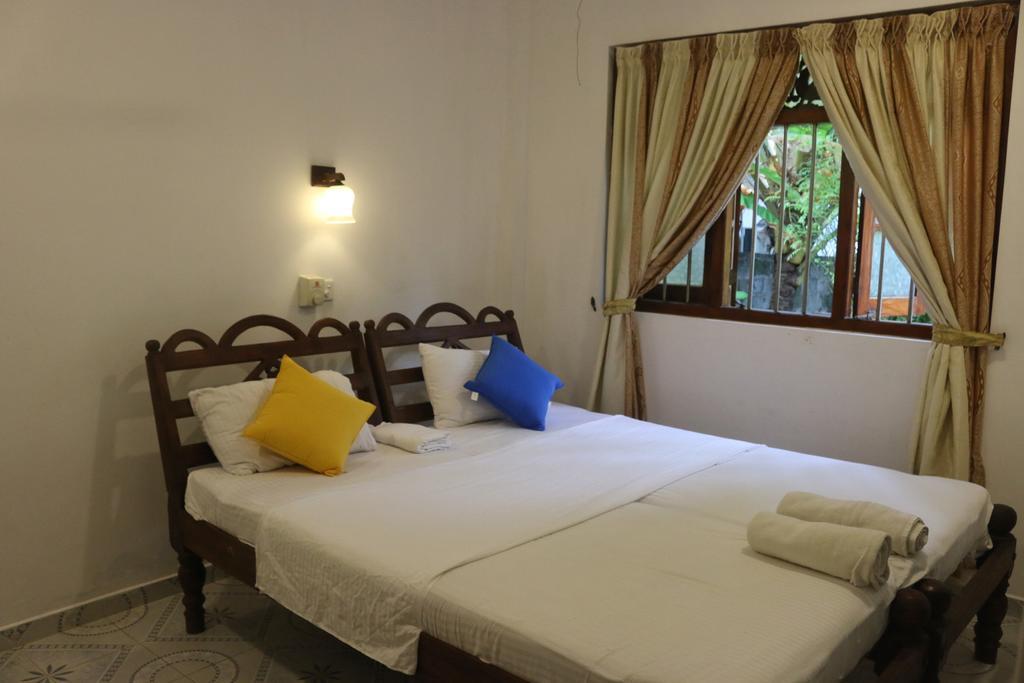 Sweden Inn Guesthouse Hikkaduwa Room photo