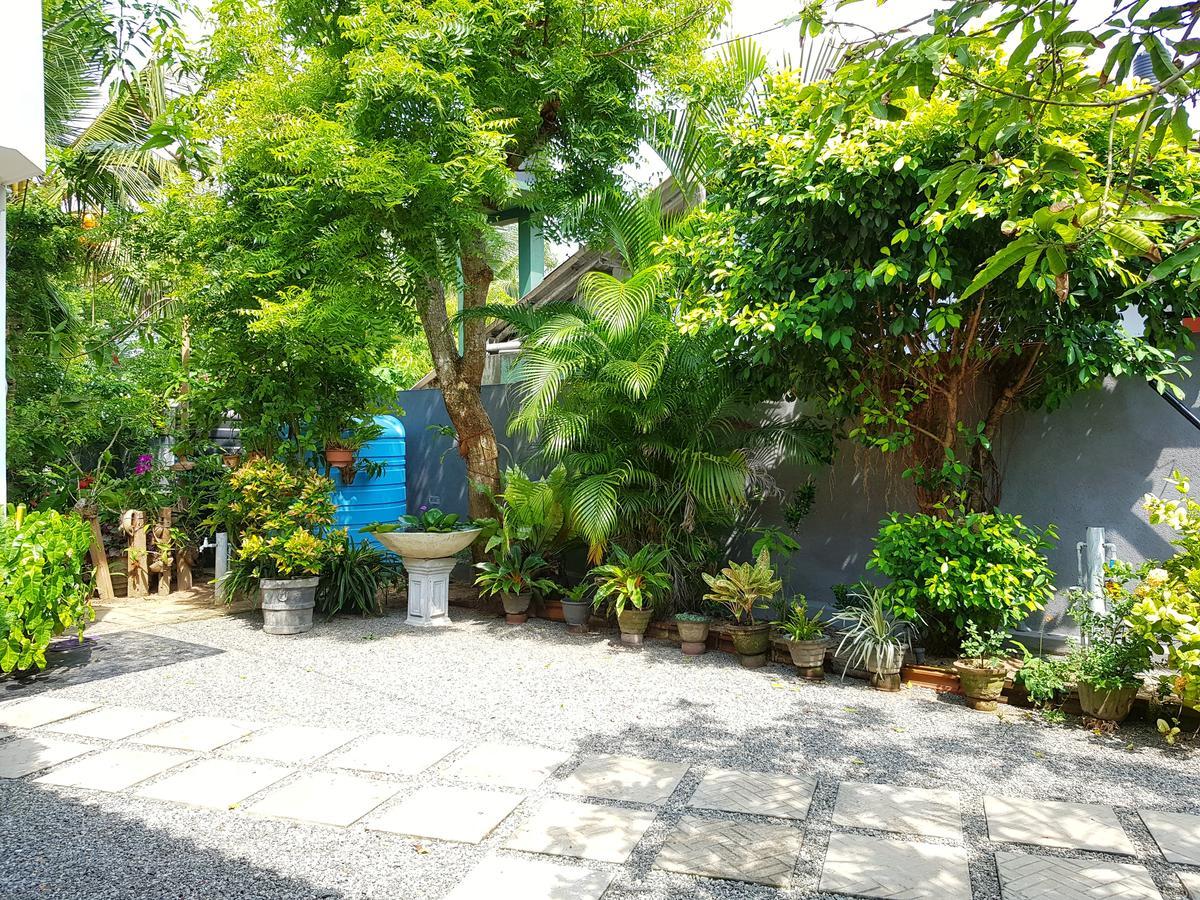 Sweden Inn Guesthouse Hikkaduwa Exterior photo